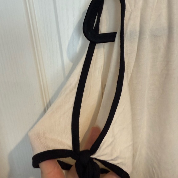 Disney Black and Cream Patterned Women's Tee - Picture 4 of 4